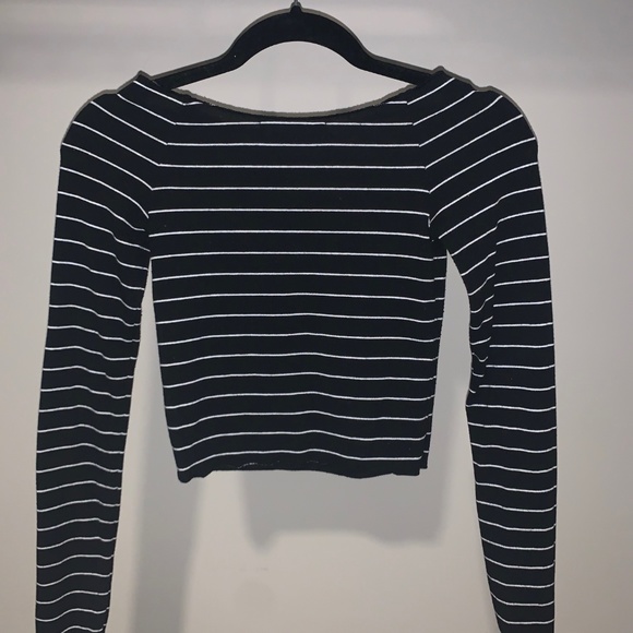 Striped Long Sleeve Crop Top - Picture 3 of 3